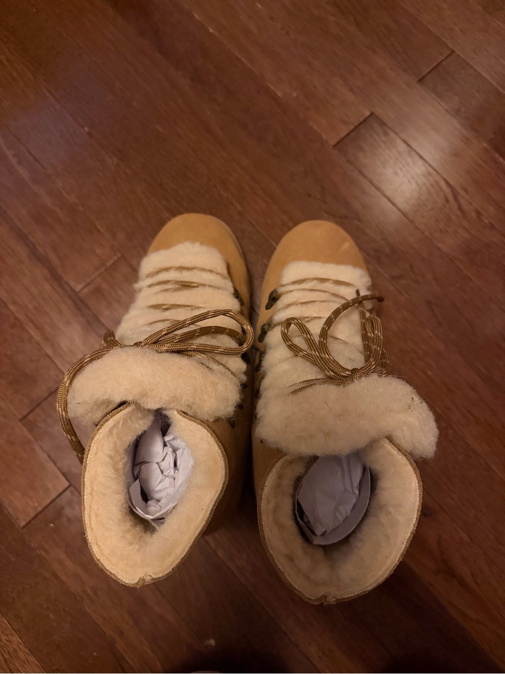Bear paw Women’s Cozy Shearling-Lined Winter Boots in Tan BRAND NEW
